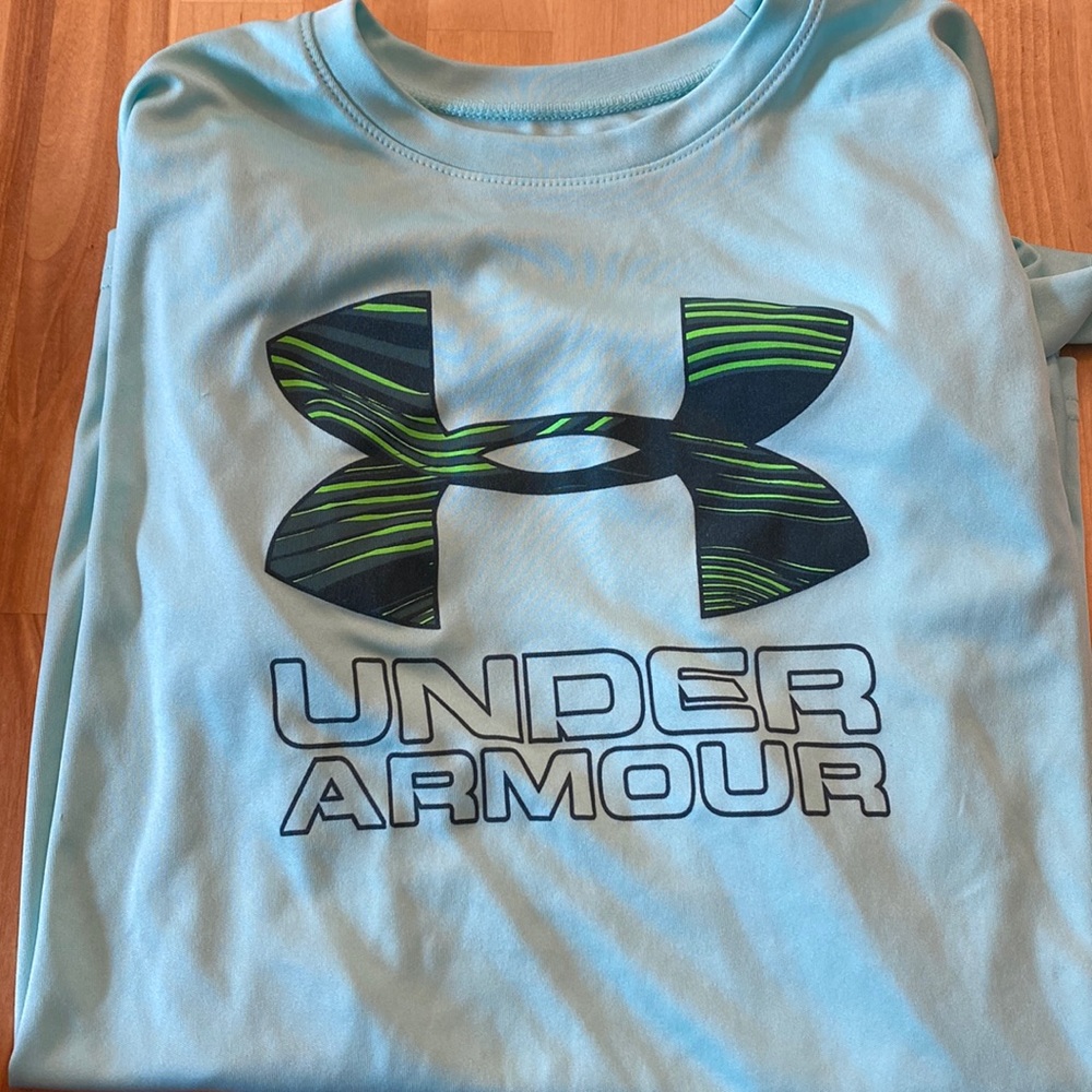 Under Armour boys tee